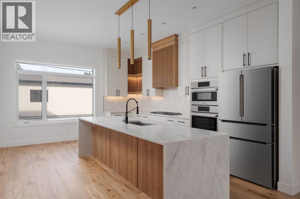 Duplex for Sale in 2229 36 Street SW|Calgary, Alberta T3E2Z3 2