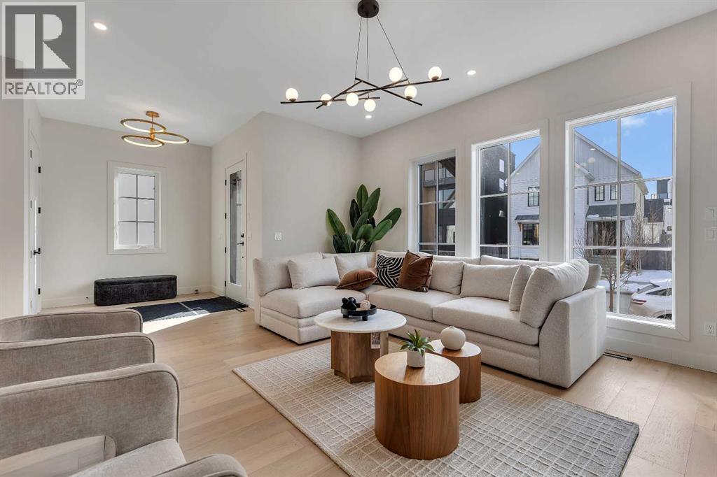 House for Sale in 342 Normandy Drive SW|Calgary, Alberta T3E8G8 4