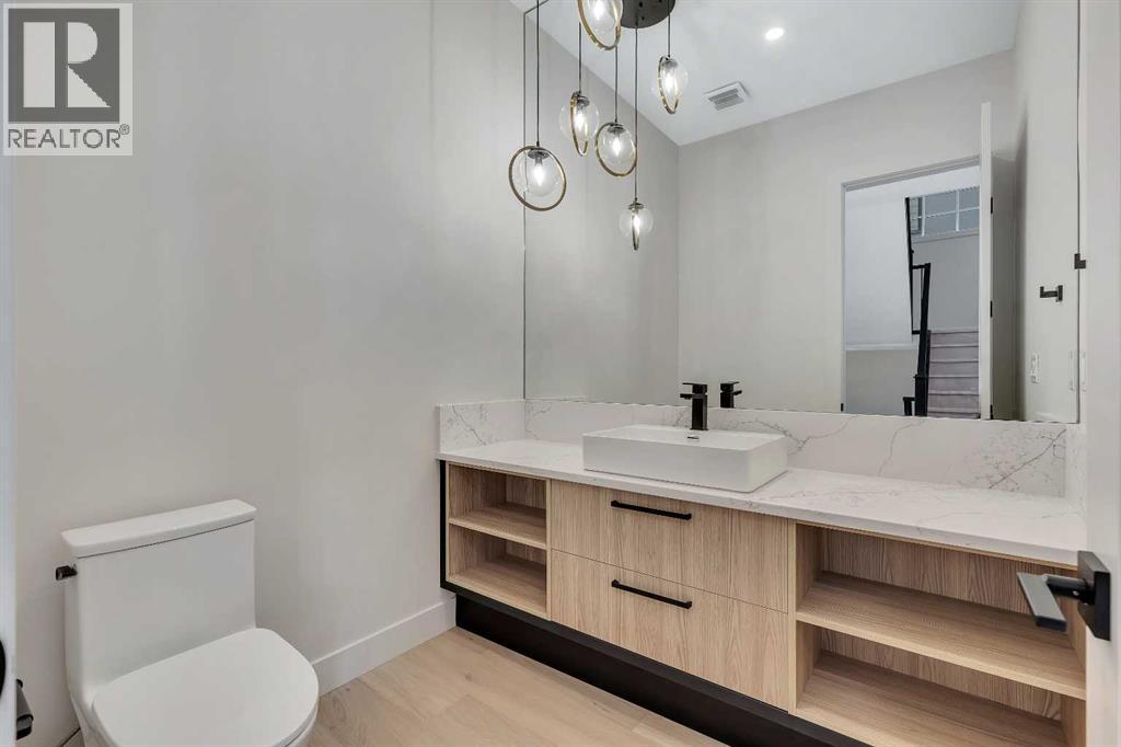 House for Sale in 342 Normandy Drive SW|Calgary, Alberta T3E8G8 5