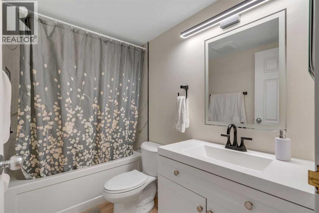 Apartment for Sale in 203, 1919 17 Avenue SW|Calgary, Alberta T2T0E9 4