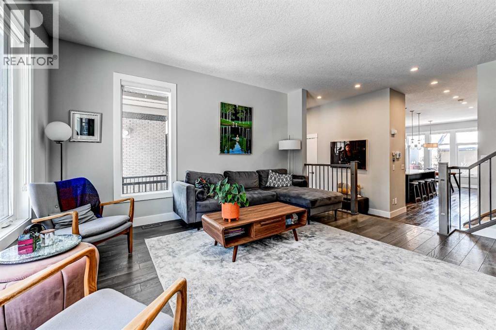 Duplex for Sale in 100 Burma Star Road SW|Calgary, Alberta T3E7Y4 5