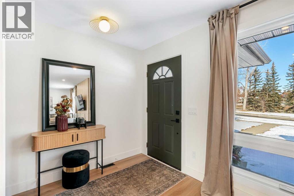 House for Sale in 959 Parkwood Way SE|Calgary, Alberta T2J3V4 4