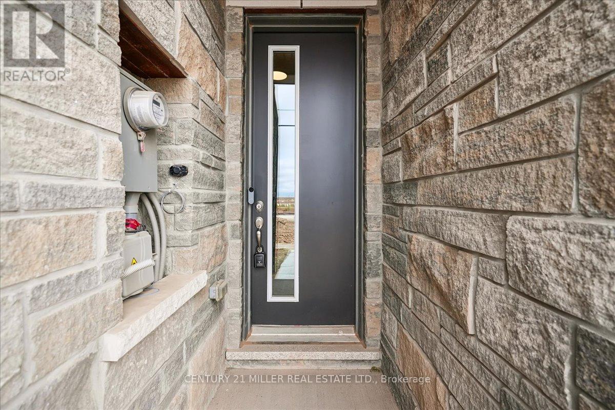 Row / Townhouse for Sale in 3401 SIXTH LINE|Oakville (GO Glenorchy), Ontario L6H0Y7 2