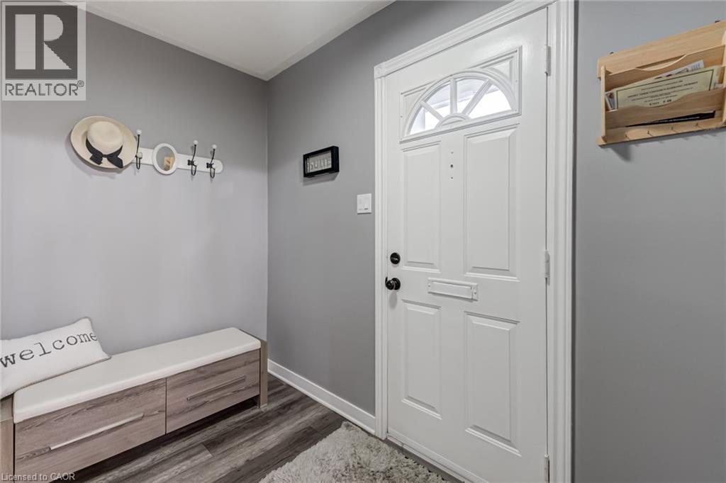 Row / Townhouse for Sale in 2825 GANANOQUE Drive Unit# 48|Mississauga, Ontario L5N1V6 3