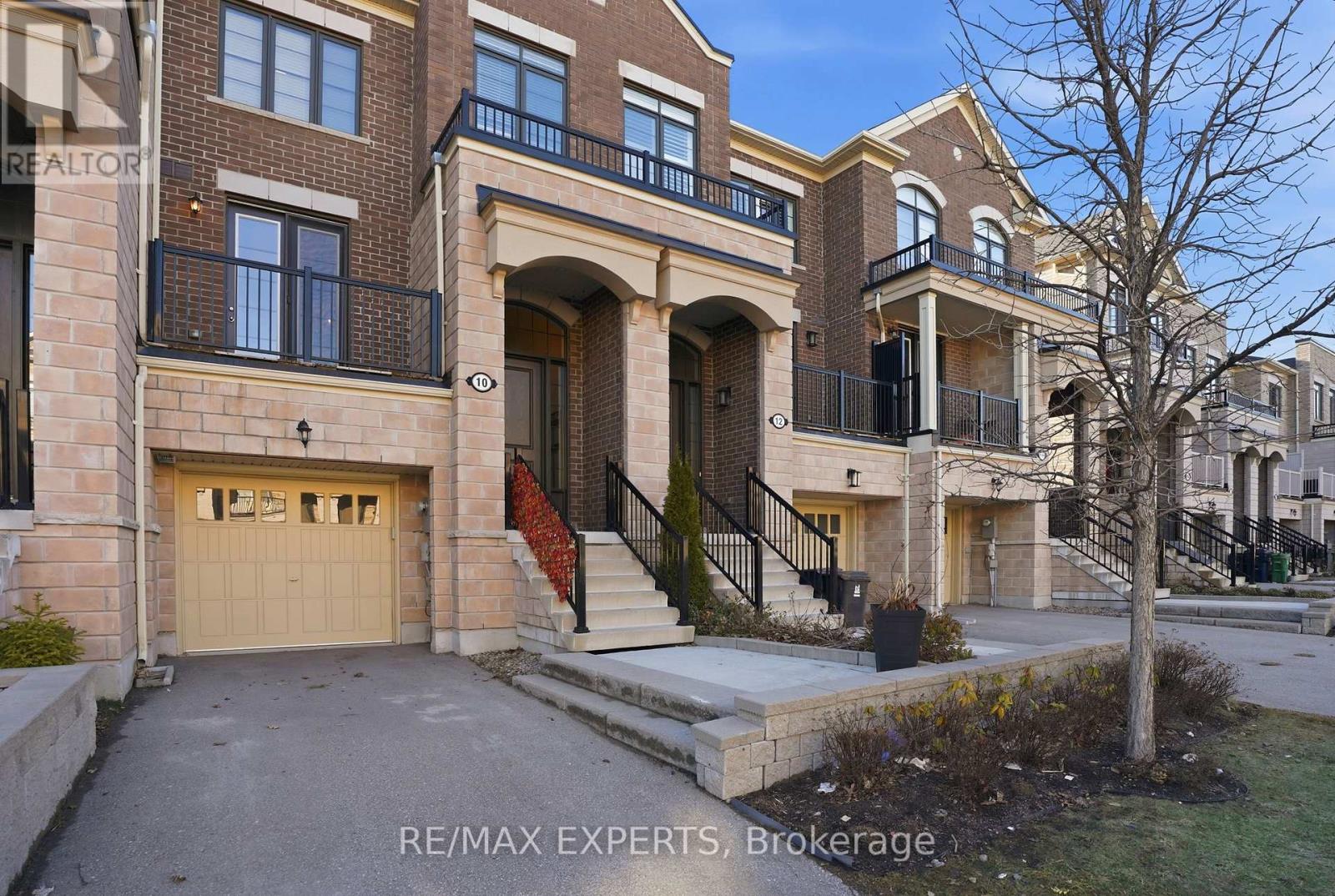 Row / Townhouse for Sale in 10 AUGUSTUS TERRACE|Toronto (Islington-City Centre West), Ontario M8Z0E4 2