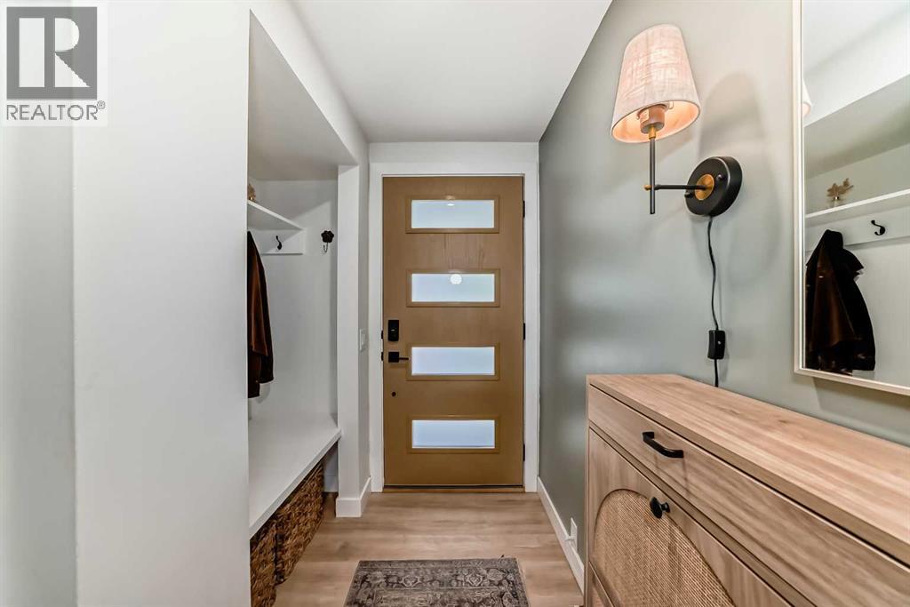 Row / Townhouse for Sale in 42 Point Drive NW|Calgary, Alberta T3B5B3 3