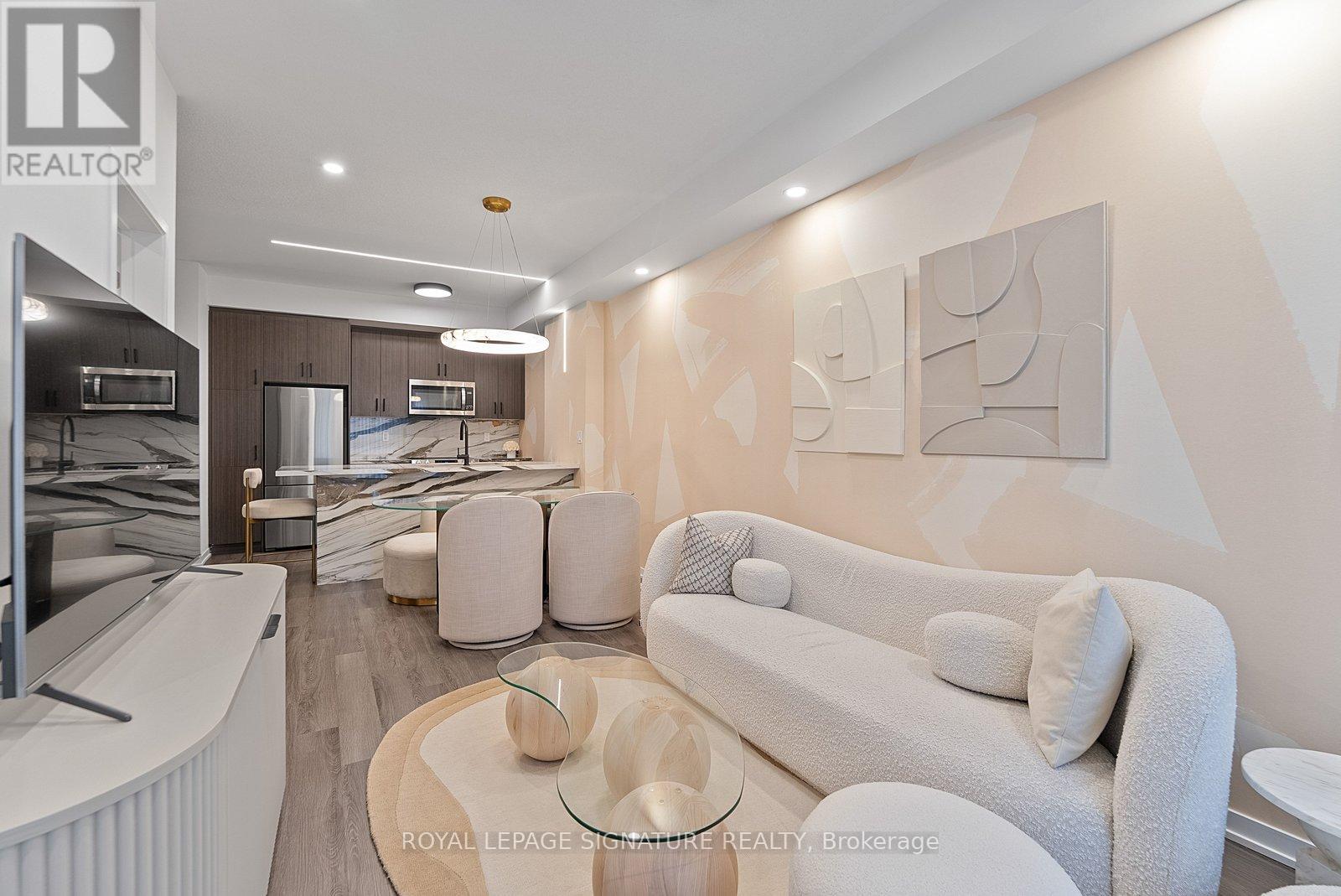 Row / Townhouse for Sale in TH114 - 30 WILLIAM JACKSON WAY|Toronto (New Toronto), Ontario M8V0J7