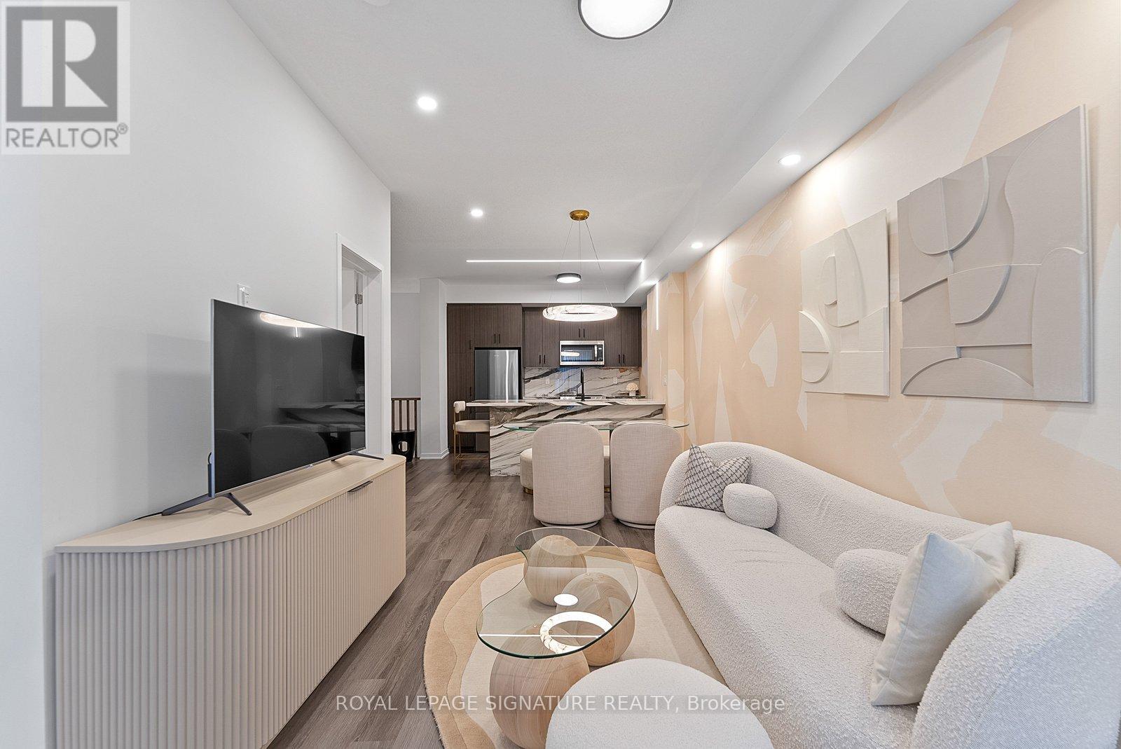 Row / Townhouse for Sale in TH114 - 30 WILLIAM JACKSON WAY|Toronto (New Toronto), Ontario M8V0J7 4