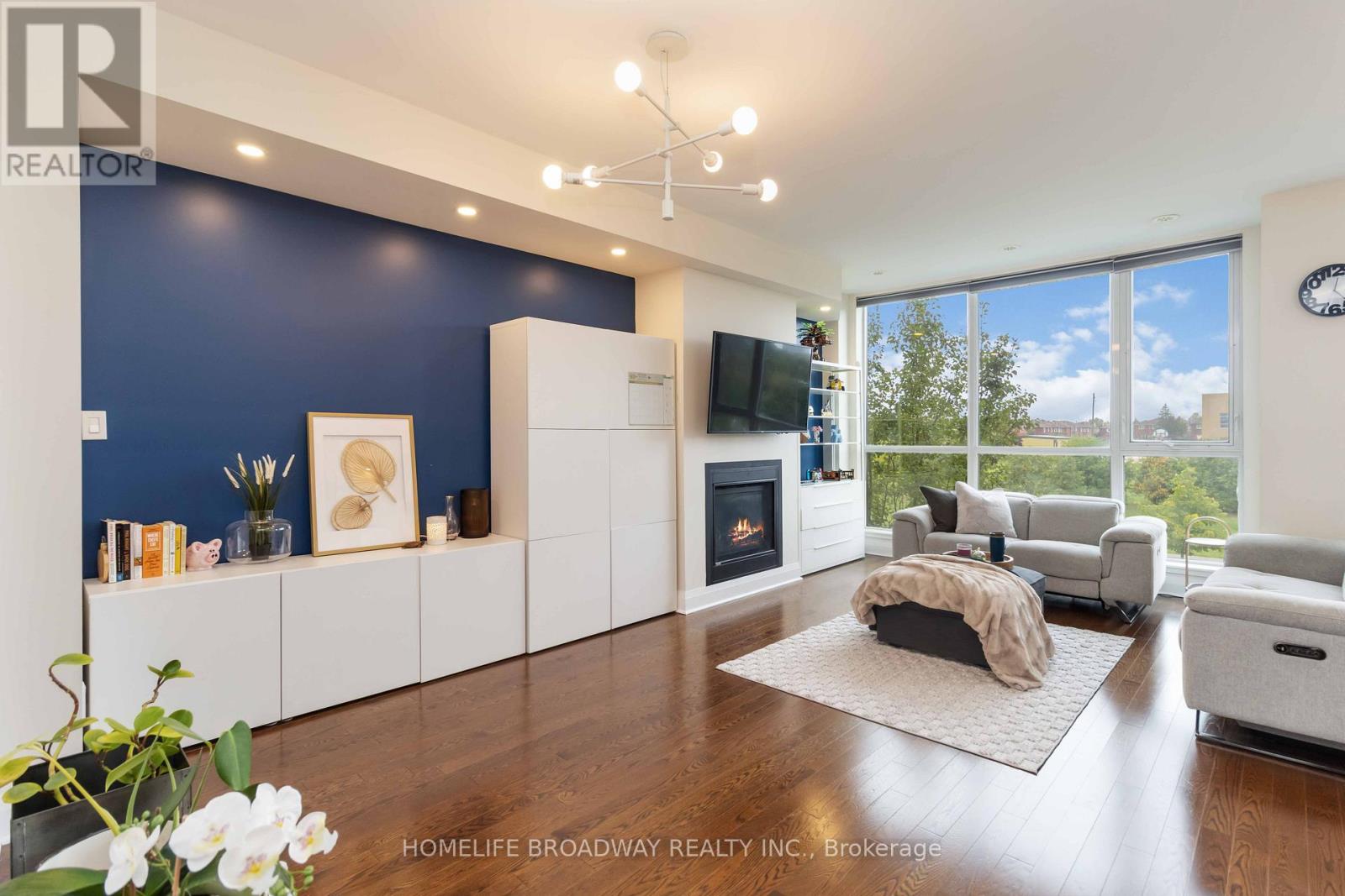 Row / Townhouse for Sale in 6 - 90 LITTLE CREEK ROAD|Mississauga (Hurontario), Ontario L5R0E9 2