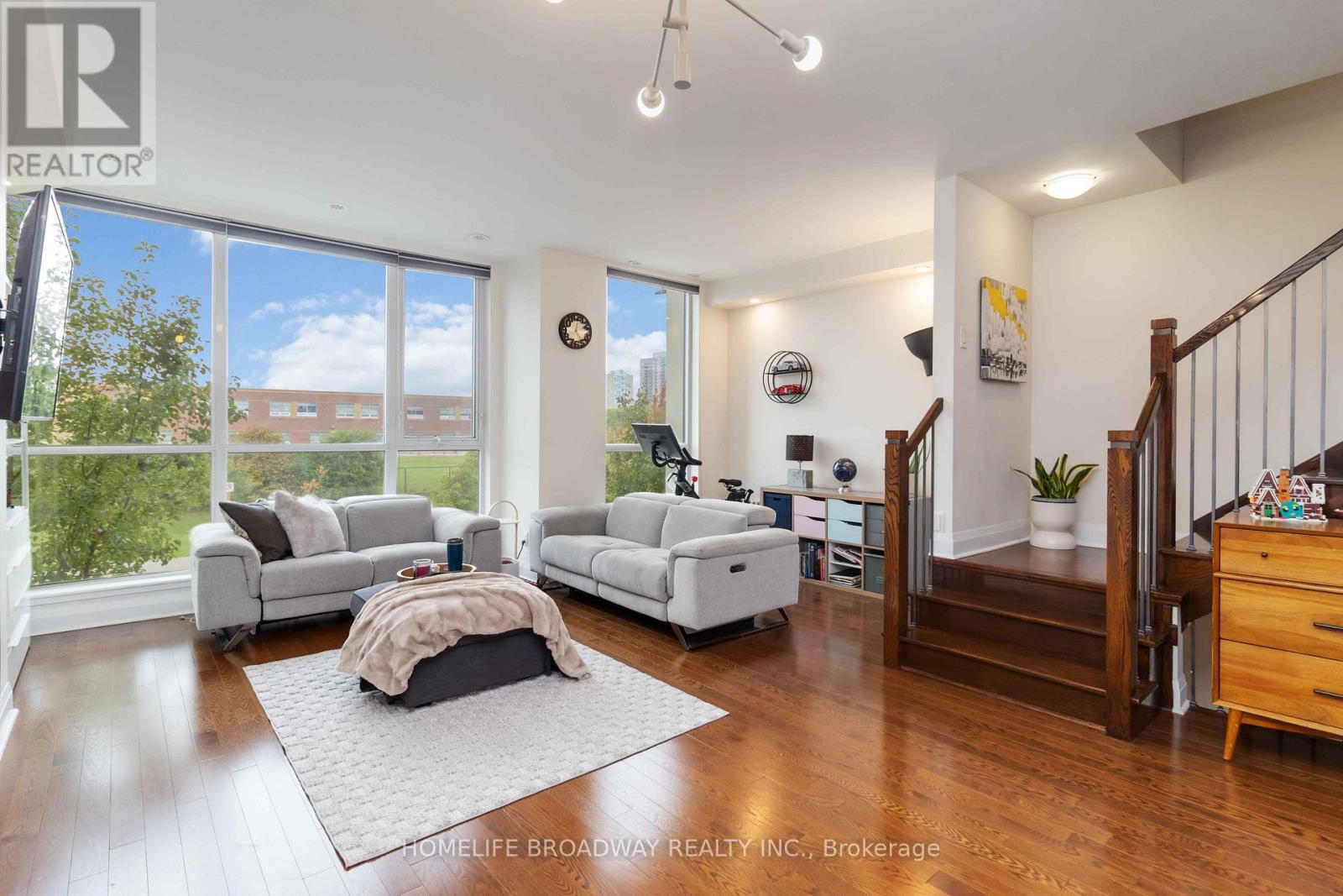 Row / Townhouse for Sale in 6 - 90 LITTLE CREEK ROAD|Mississauga (Hurontario), Ontario L5R0E9 3