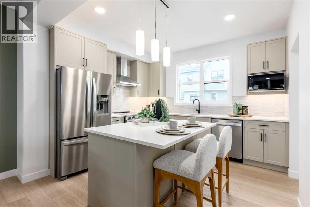 Row / Townhouse for Sale in 305, 437 Alpine Avenue SW|Calgary, Alberta T2Y0Z8 3