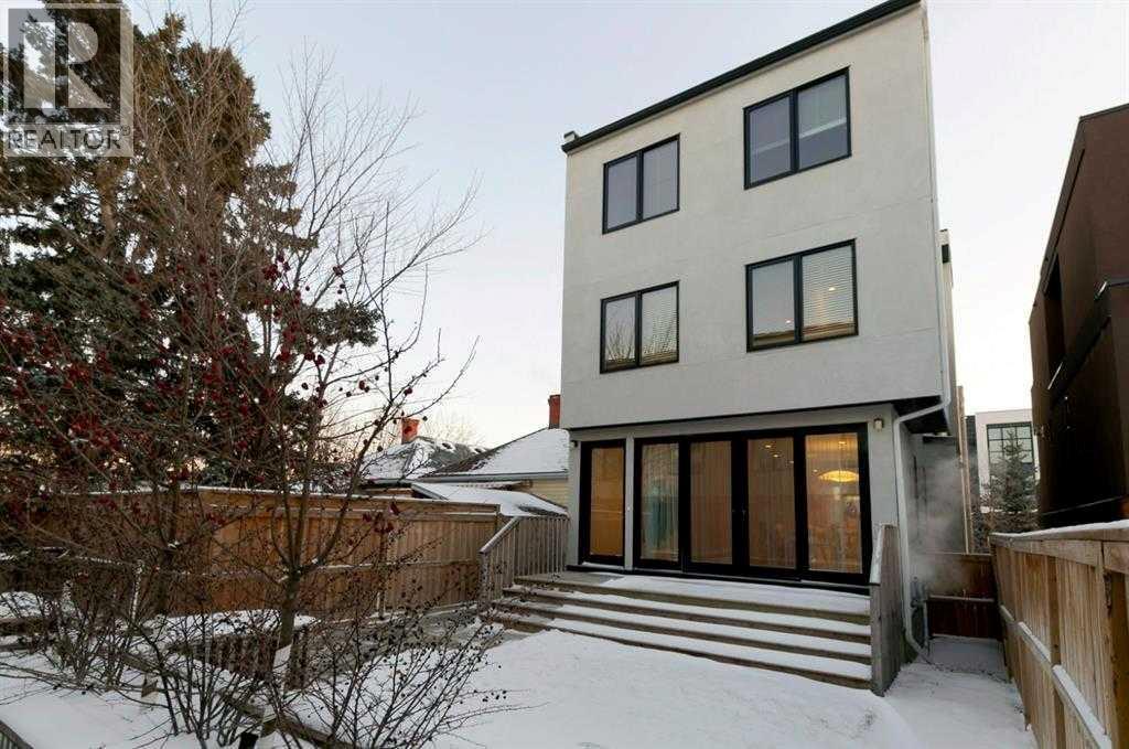 Row / Townhouse for Sale in 1710 35 Avenue SW|Calgary, Alberta T2T2B7 2