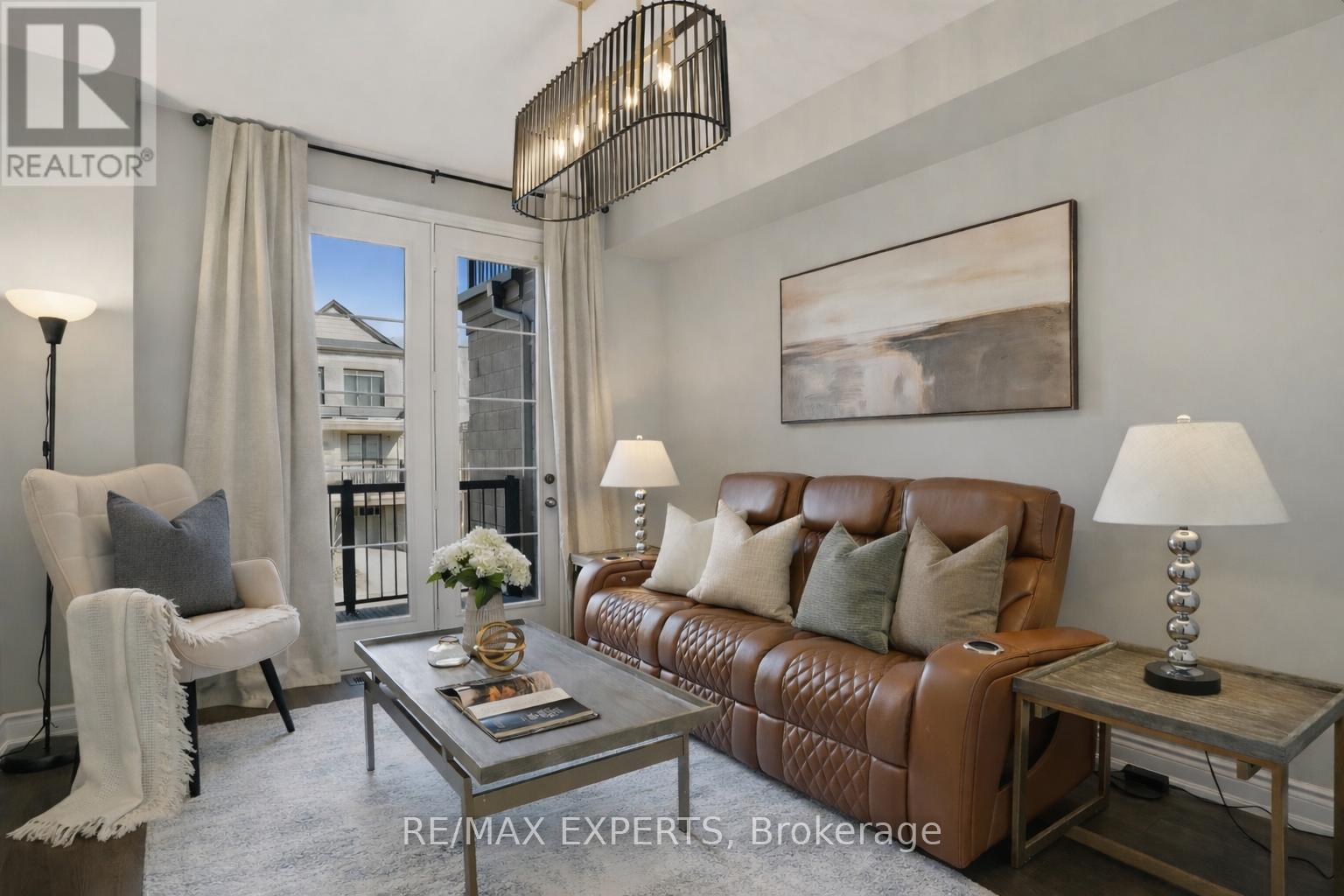 Row / Townhouse for Sale in 10 AUGUSTUS TERRACE|Toronto (Islington-City Centre West), Ontario M8Z0E4 5