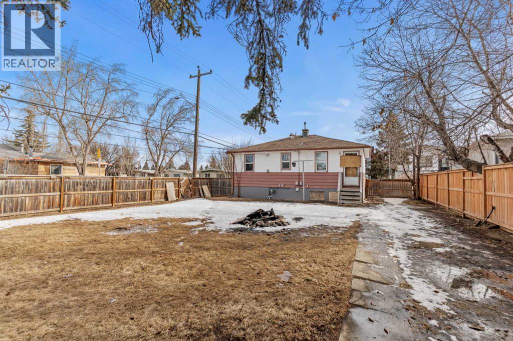 House for Sale in 1403 43 Street SW|Calgary, Alberta T3E0Y4 2