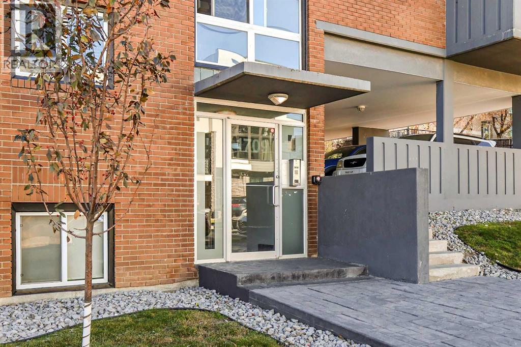 Apartment for Sale in 302, 1709 19 Avenue SW|Calgary, Alberta T2T0J5