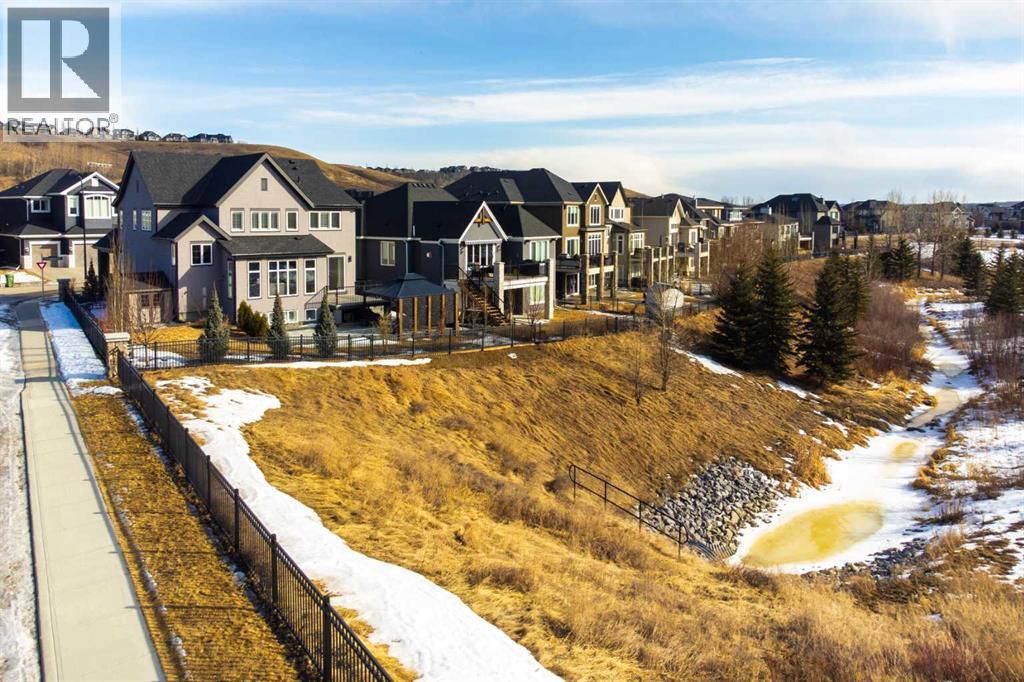 House for Sale in 61 Cranbrook Rise SE|Calgary, Alberta T3M1W7 2