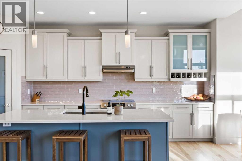 House for Sale in 59 Cortina Way SW|Calgary, Alberta T3H0B6 4