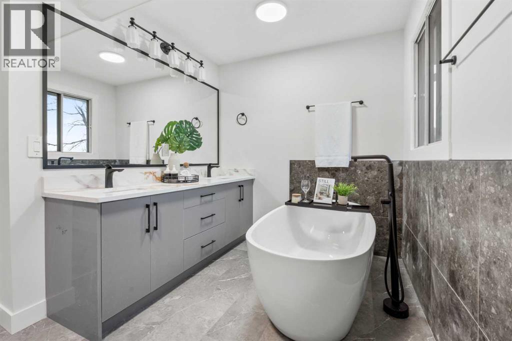 House for Sale in 80 Hawkfield Crescent NW|Calgary, Alberta T3G1Z5 5