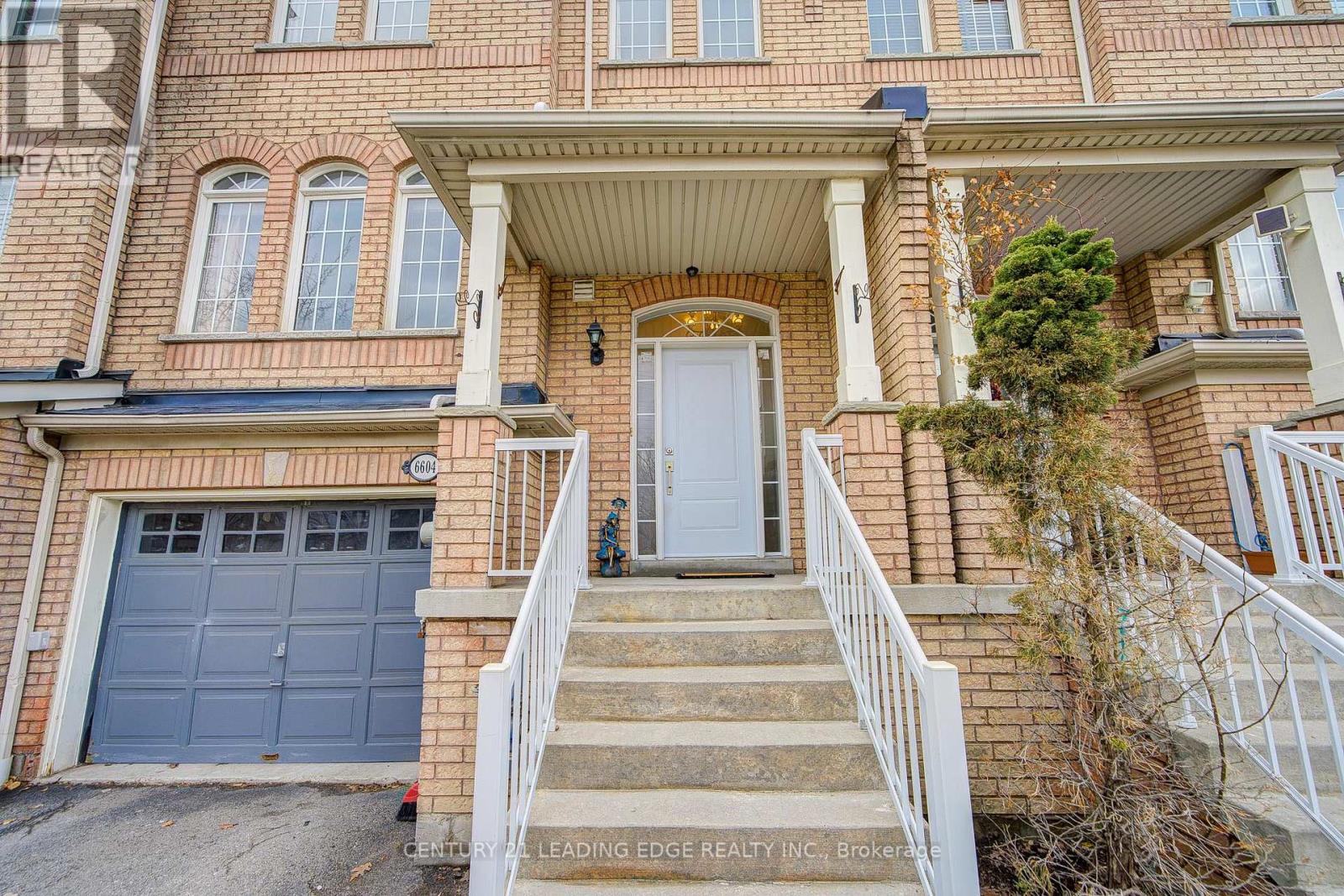 Row / Townhouse for Sale in 6604 OPERA GLASS CRESCENT|Mississauga (Meadowvale Village), Ontario L5W1R8 2