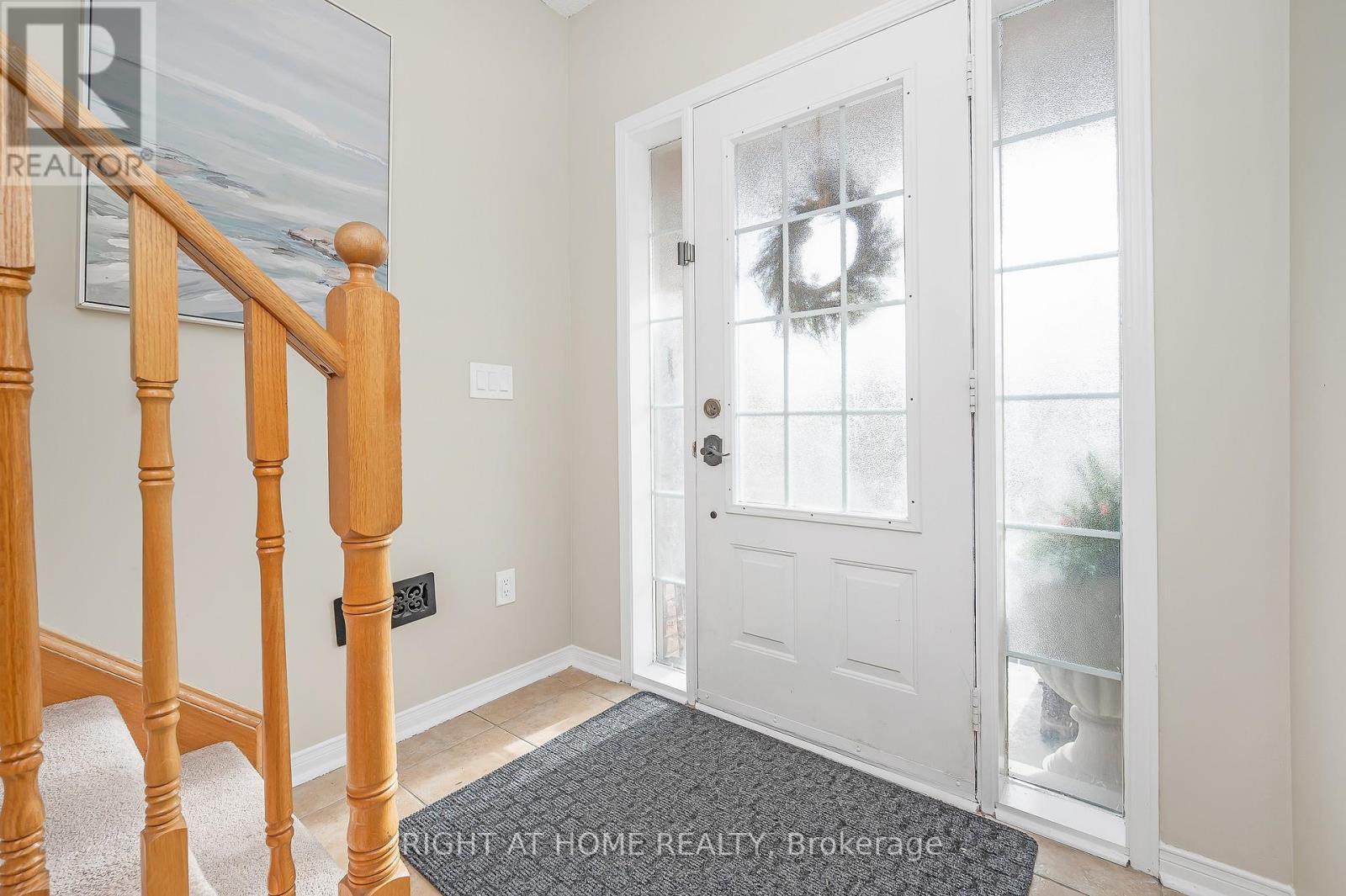 Row / Townhouse for Sale in 107 BERNARD AVENUE|Brampton (Fletcher's Creek South), Ontario L6Y5S9 4