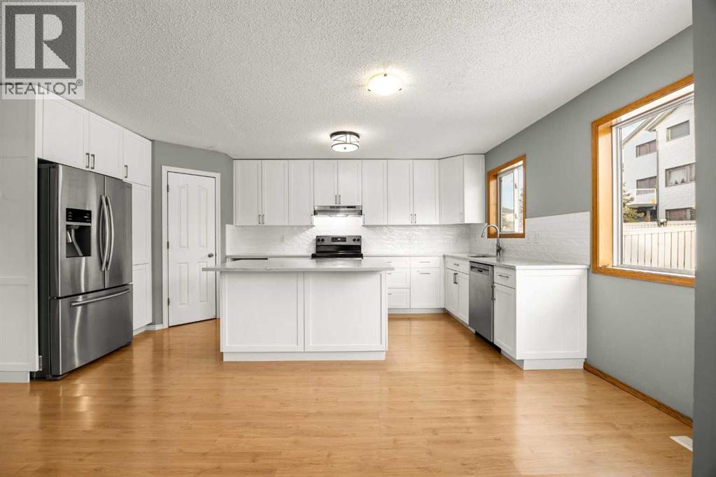 House for Sale in 36 Arbour Wood Crescent NW|Calgary, Alberta T3G4A9 3