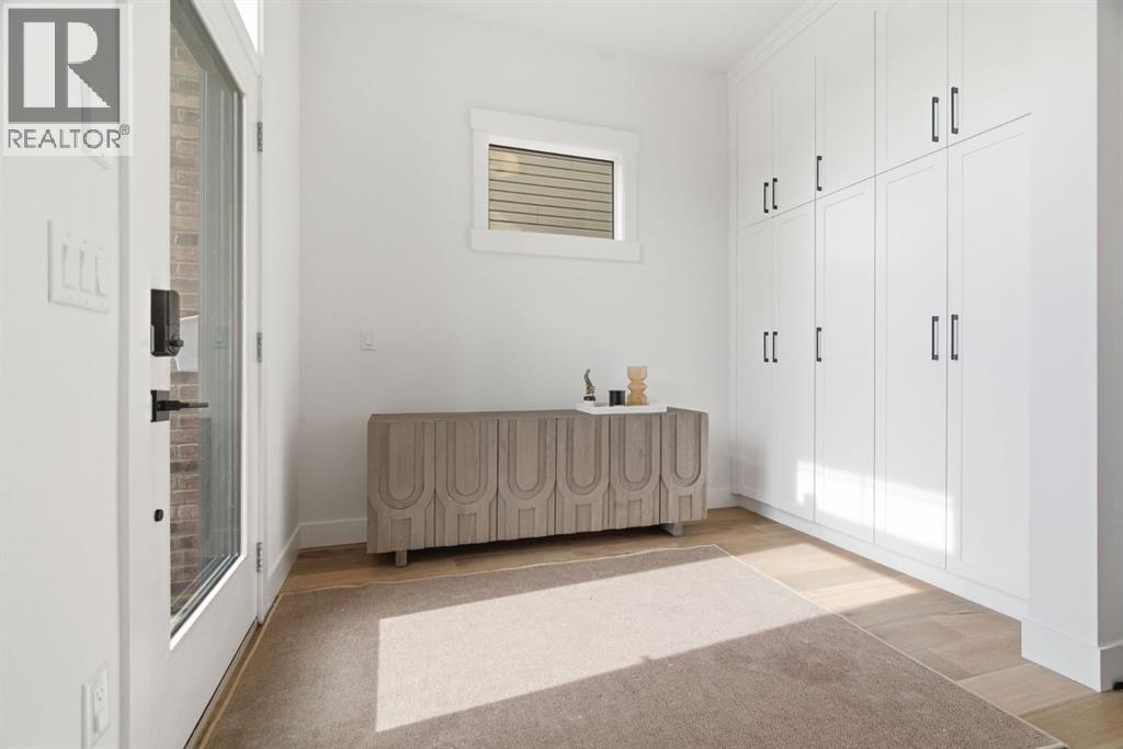 Duplex for Sale in 2024 49 Avenue SW|Calgary, Alberta T2T2V4 3