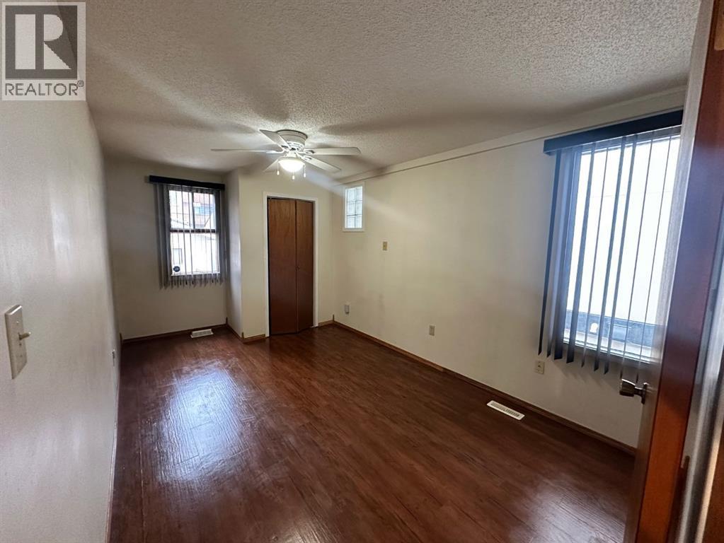 House for Sale in 334 3 Avenue NE|Calgary, Alberta T2E0H4 5