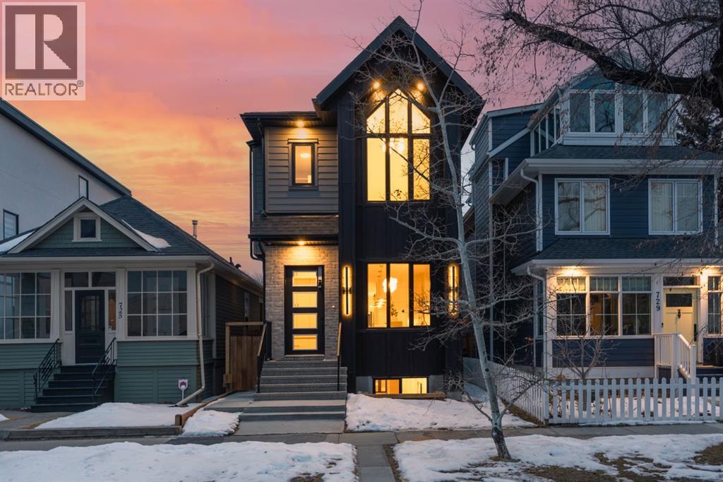 House for Sale in 727 15 Street NW|Calgary, Alberta T2N2B3 2