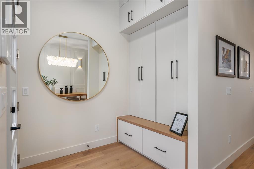 House for Sale in 727 15 Street NW|Calgary, Alberta T2N2B3 3