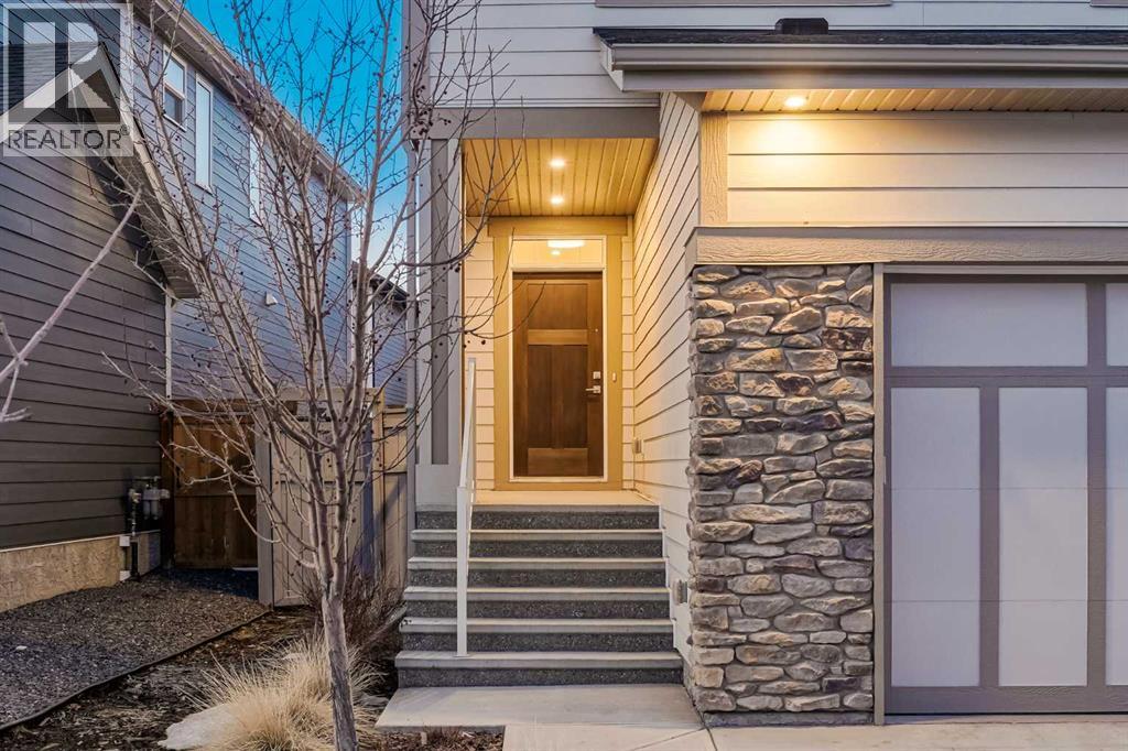 House for Sale in 184 Magnolia Terrace SE|Calgary, Alberta T3M3N2 3