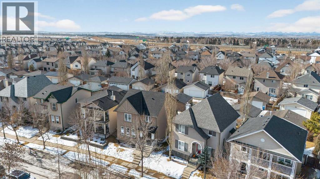 House for Sale in 389 Elgin Way SE|Calgary, Alberta T2Z4A7 2