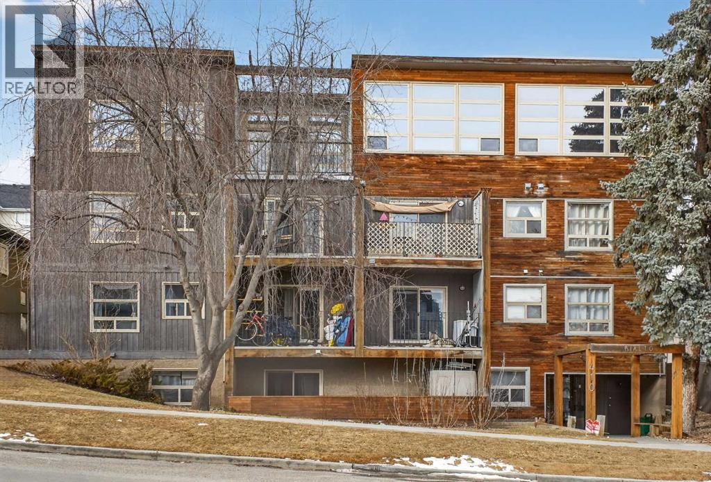 Apartment for Sale in 402, 410 1 Avenue NE|Calgary, Alberta T2E0B4 2