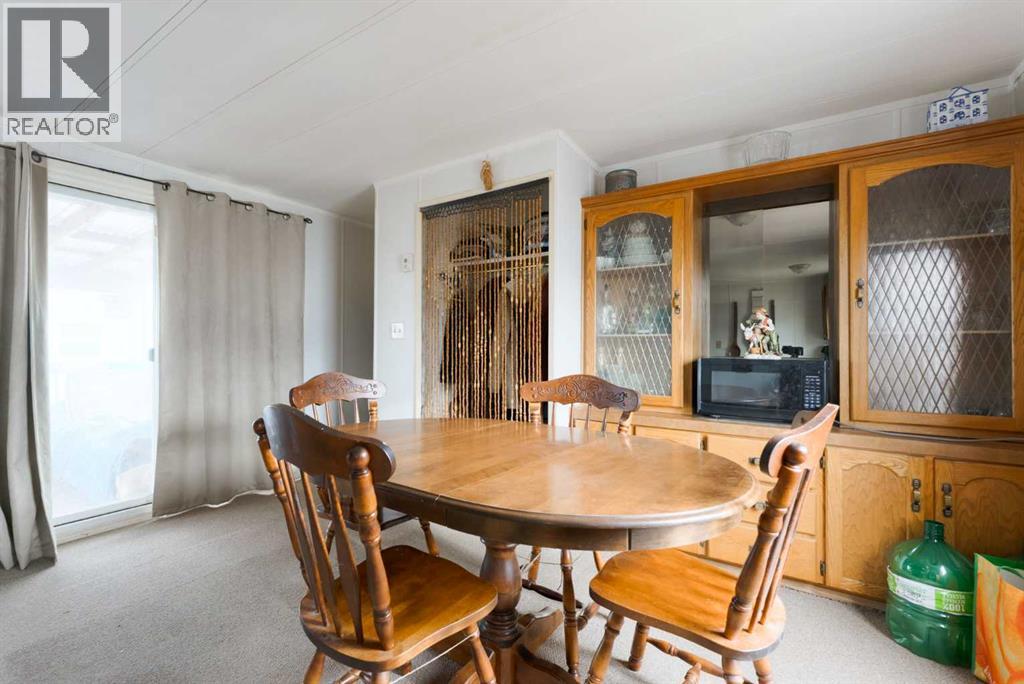 Mobile Home for Sale in 302, 6220 17 Avenue SE|Calgary, Alberta T2A0W6 5