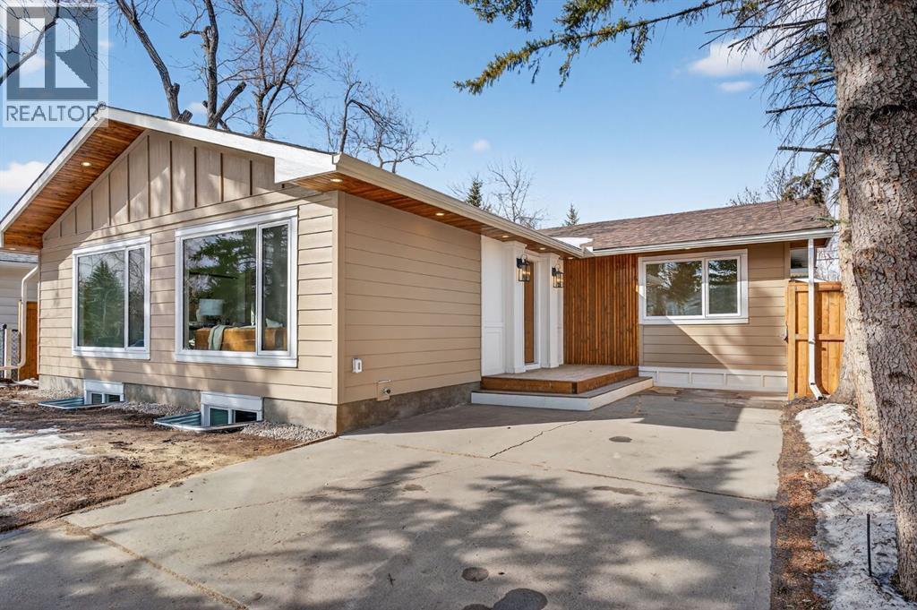 House for Sale in 10619 Mapleglen Crescent SE|Calgary, Alberta T2J1X1 2