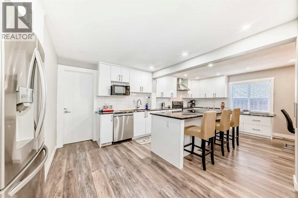 House for Sale in 6403 35 Avenue NW|Calgary, Alberta T3B1S5 4