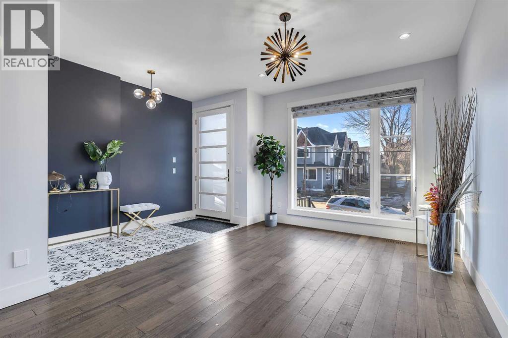 House for Sale in 3528 3 Street NW|Calgary, Alberta T2K0Z6 5