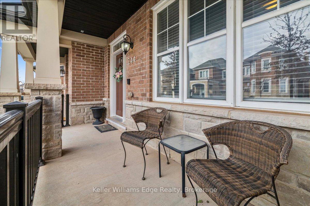 Row / Townhouse for Sale in 244 HAROLD DENT TRAIL|Oakville (GO Glenorchy), Ontario L6M1S2 3