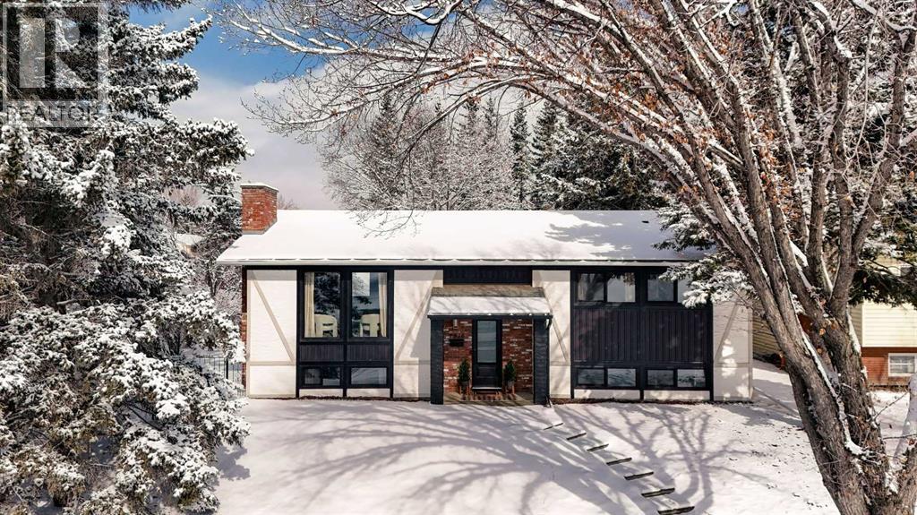 House for Sale in 2416 Palliser Drive SW|Calgary, Alberta T2V3S7