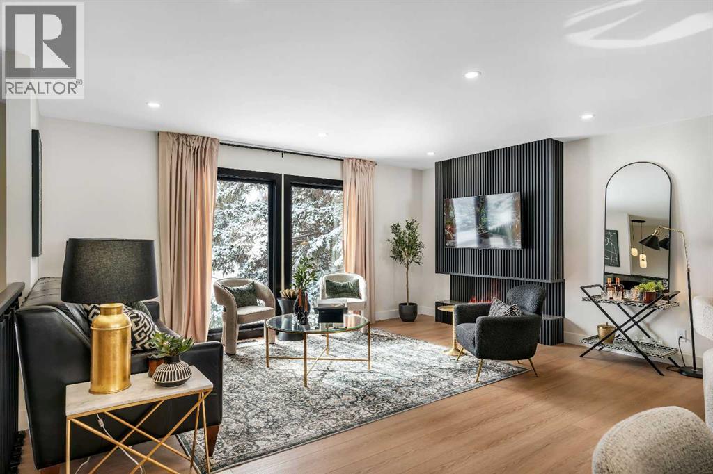 House for Sale in 2416 Palliser Drive SW|Calgary, Alberta T2V3S7 3