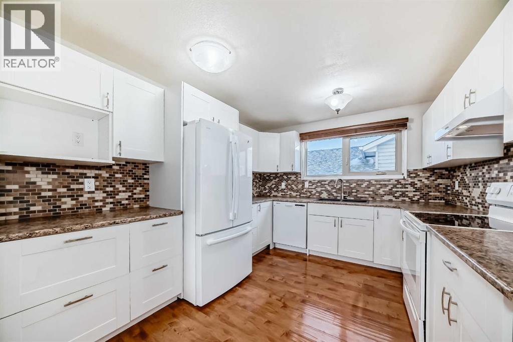 House for Sale in 72 Whitehaven Road NE|Calgary, Alberta T1Y6A4 3