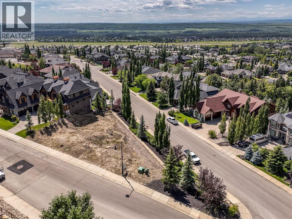 Property for Sale in 7695 Elkton Drive SW|Calgary, Alberta T3H3X3 2