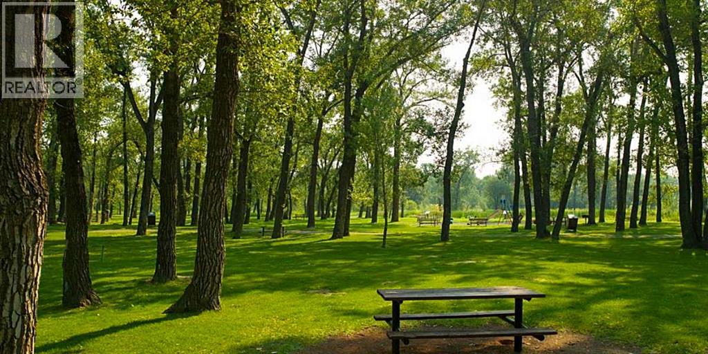 Apartment for Sale in 402, 63 inglewood Park SE|Calgary, Alberta T2G1B7 2