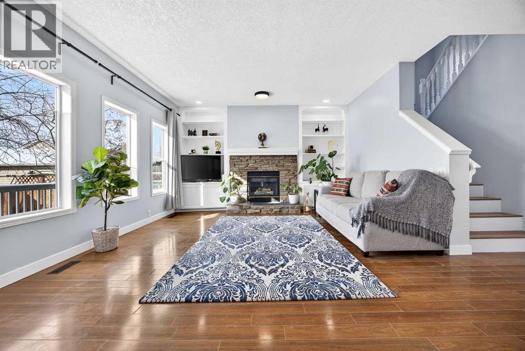 House for Sale in 162 Prestwick Landing SE|Calgary, Alberta T2Z3S3 2