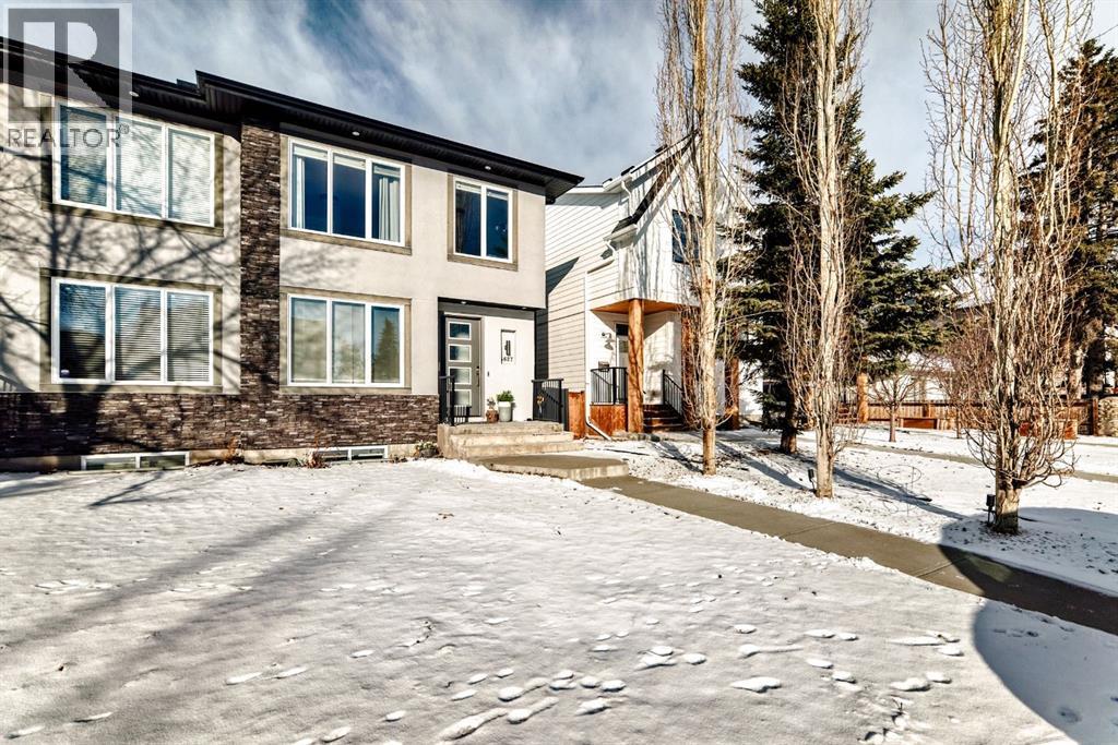 Duplex for Sale in 4627 83 Street NW|Calgary, Alberta T3B2R1 2