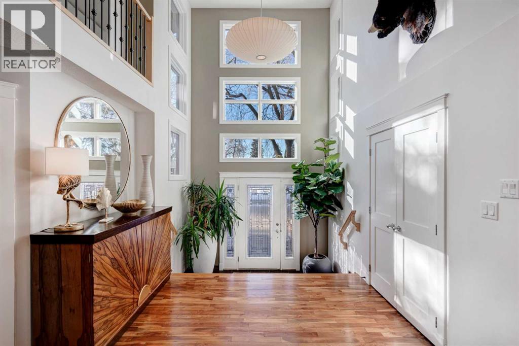 House for Sale in 38 Lissington Drive SW|Calgary, Alberta T3E5E1 2