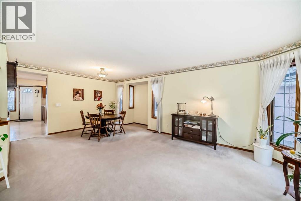 House for Sale in 40 Harvest Glen Mews NE|Calgary, Alberta T3K4C2 3