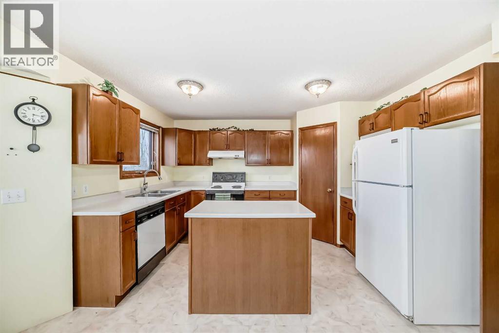 House for Sale in 40 Harvest Glen Mews NE|Calgary, Alberta T3K4C2 4