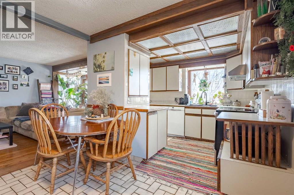 Duplex for Sale in 3124 14 Street NW|Calgary, Alberta T2K1H8 4