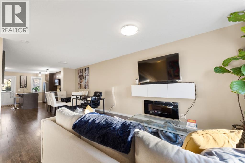 Row / Townhouse for Sale in 541 Mckenzie Towne Close SE|Calgary, Alberta T2Z1A8 4