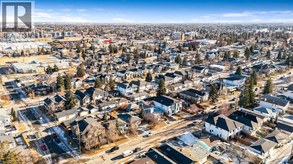 Duplex for Sale in 1417 42 Street SW|Calgary, Alberta T3C1Z4 5